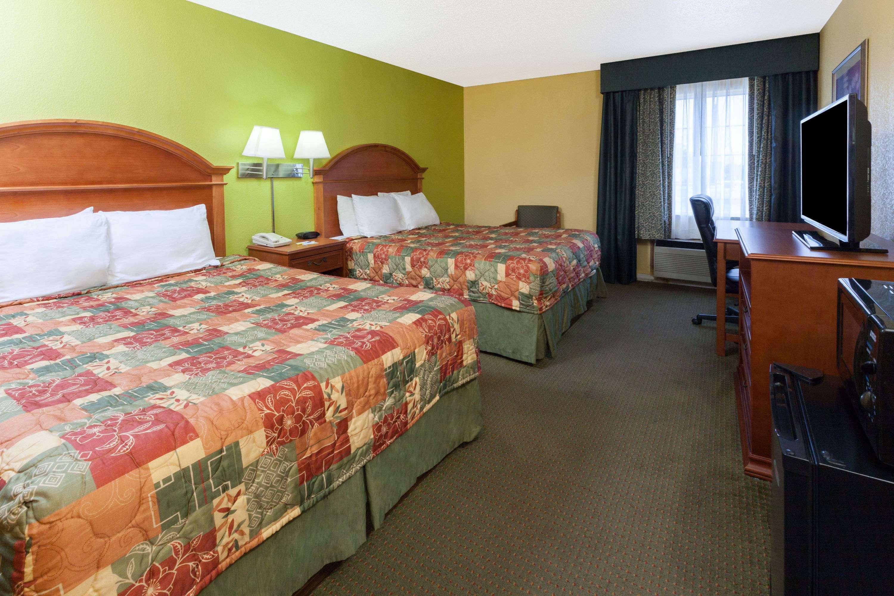 Days Inn By Wyndham Shawnee Extérieur photo