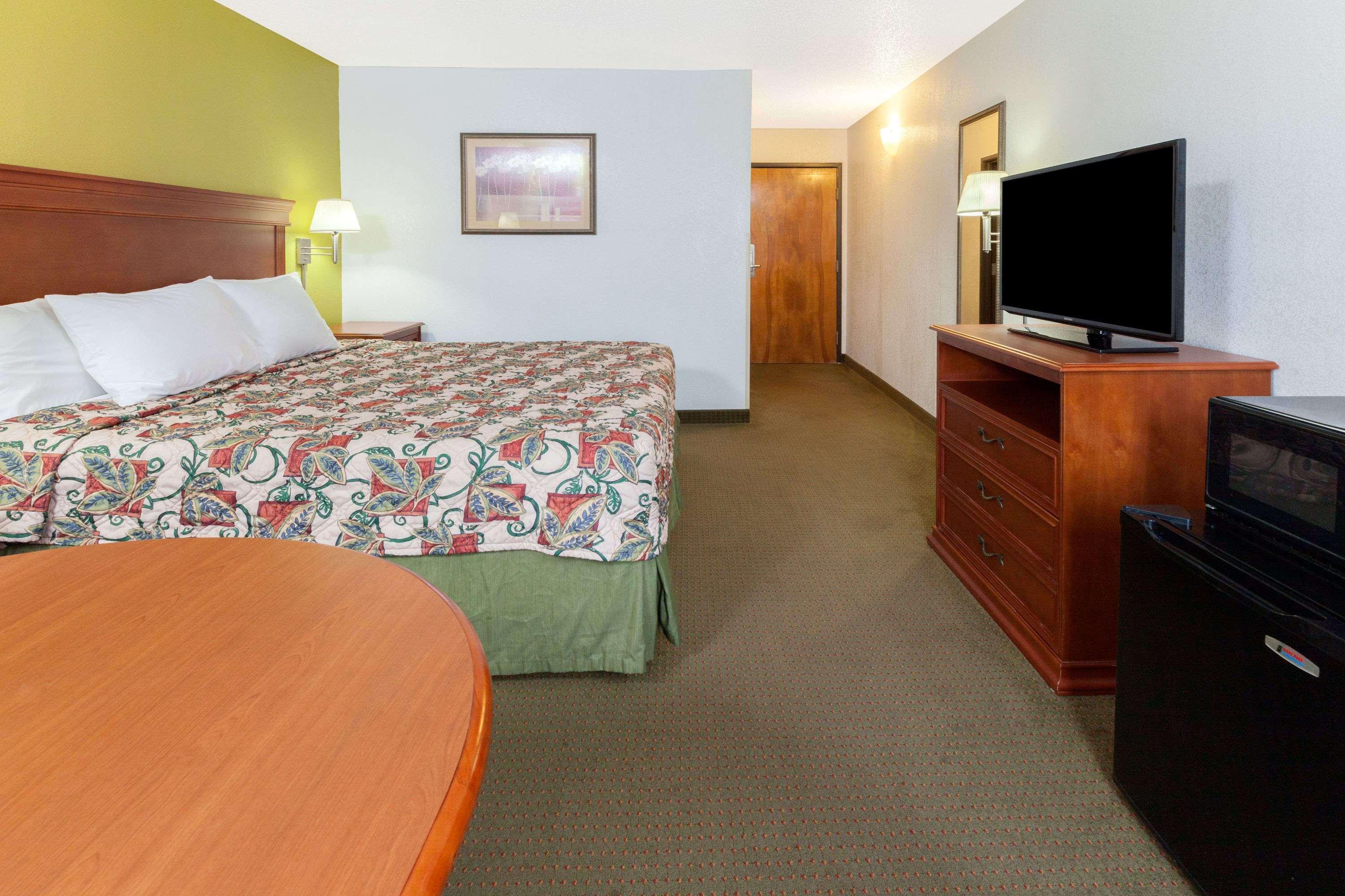 Days Inn By Wyndham Shawnee Extérieur photo