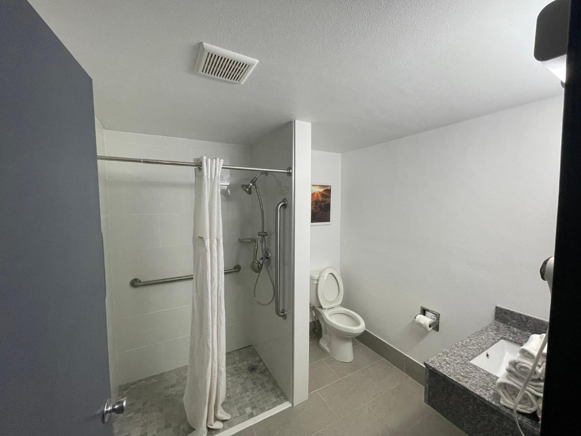 Days Inn By Wyndham Shawnee Extérieur photo