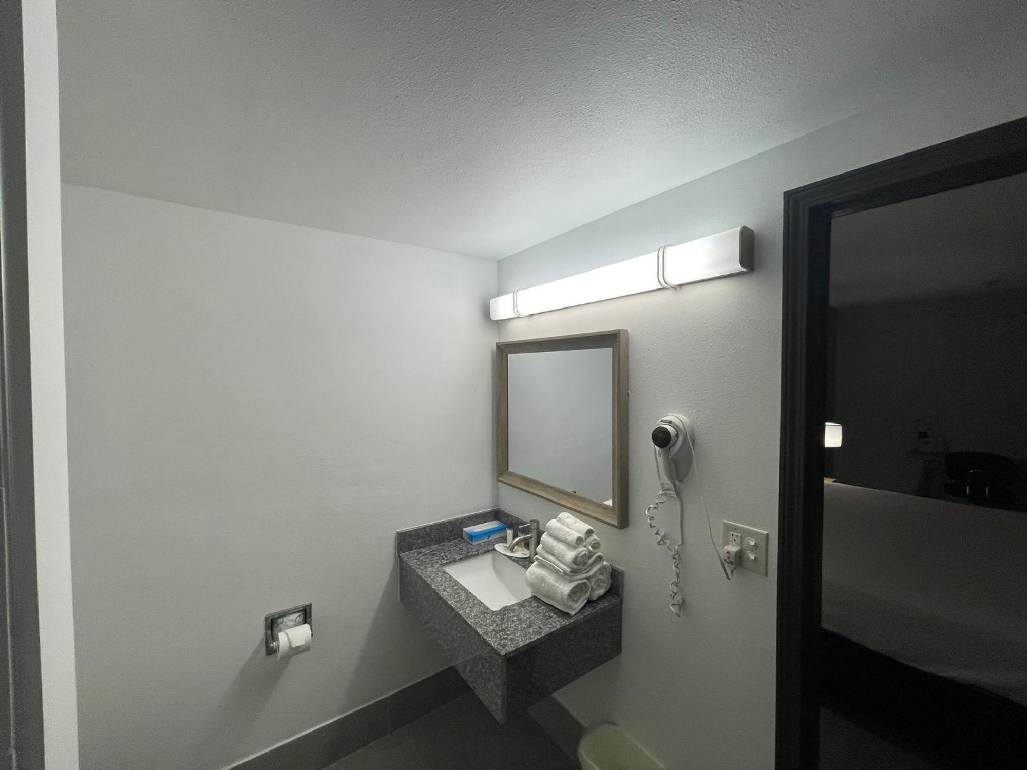 Days Inn By Wyndham Shawnee Extérieur photo