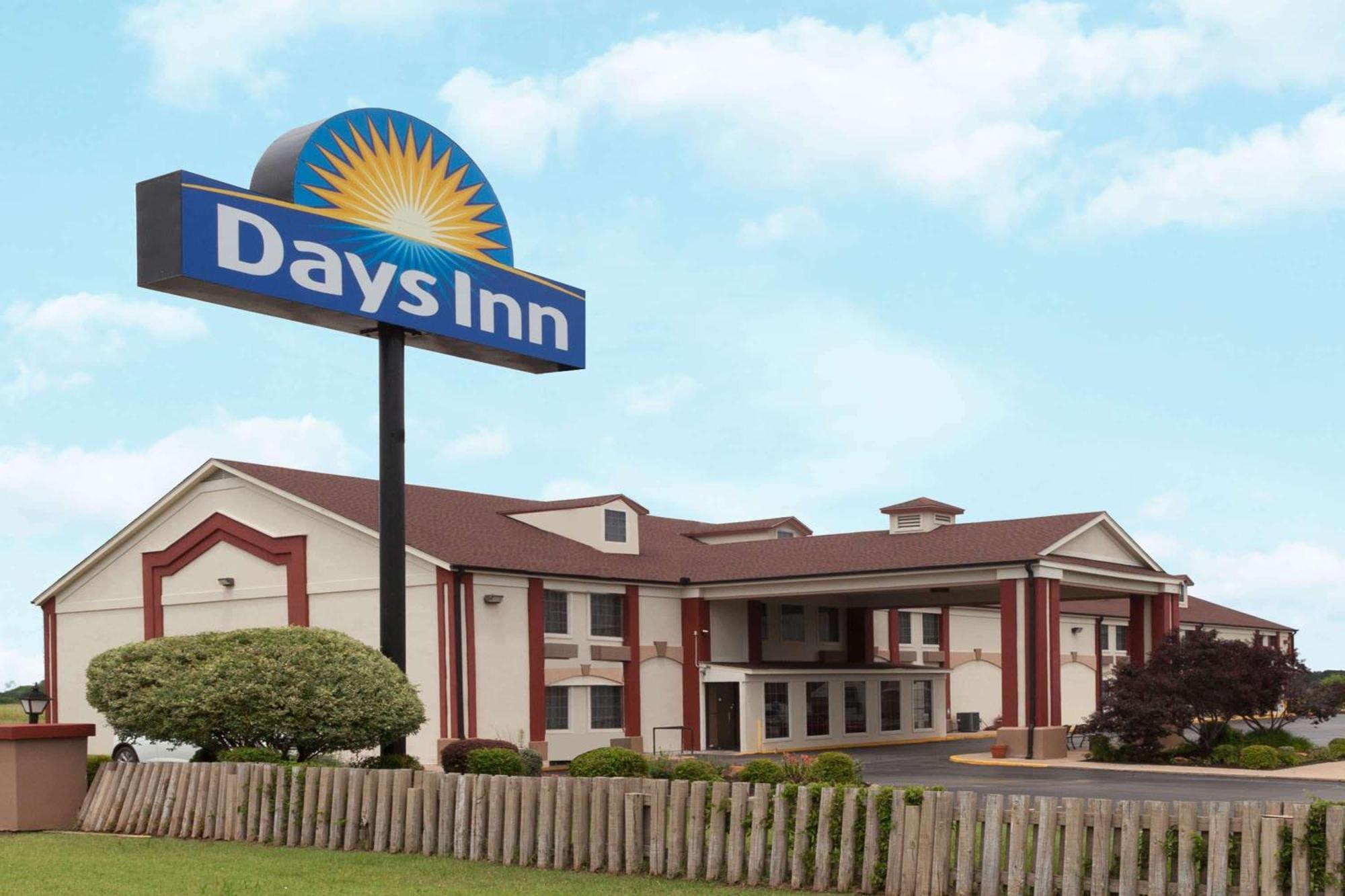 Days Inn By Wyndham Shawnee Extérieur photo